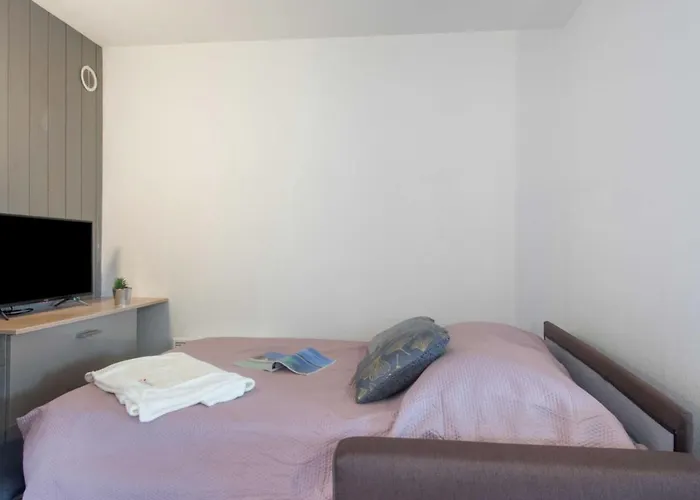Toscane By Interhome Saint-Raphael (Var)